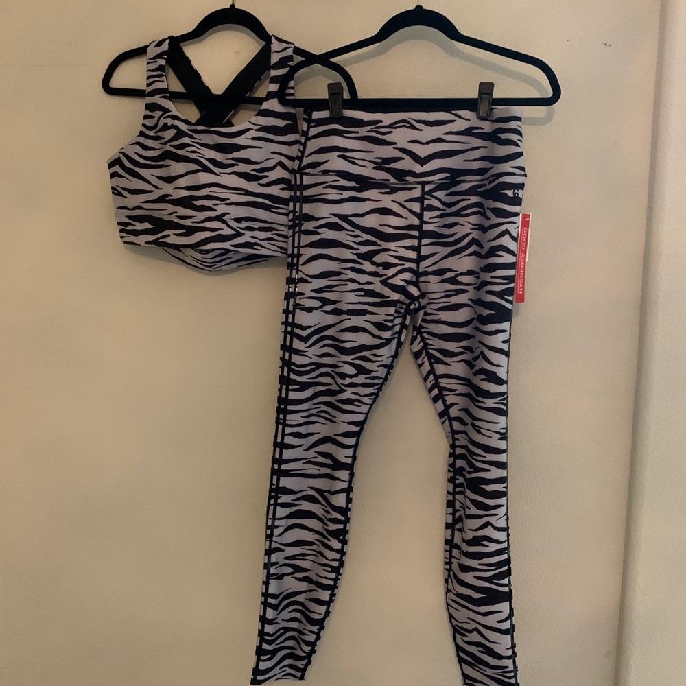 2 pc SET! XL Good American zebra leggings/bra